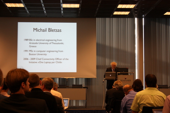Keynote: Vorstellung von Michail Bletsas (MIT) durch Prof. Dr. Rolf Schulmeister (Universiät Hamburg)